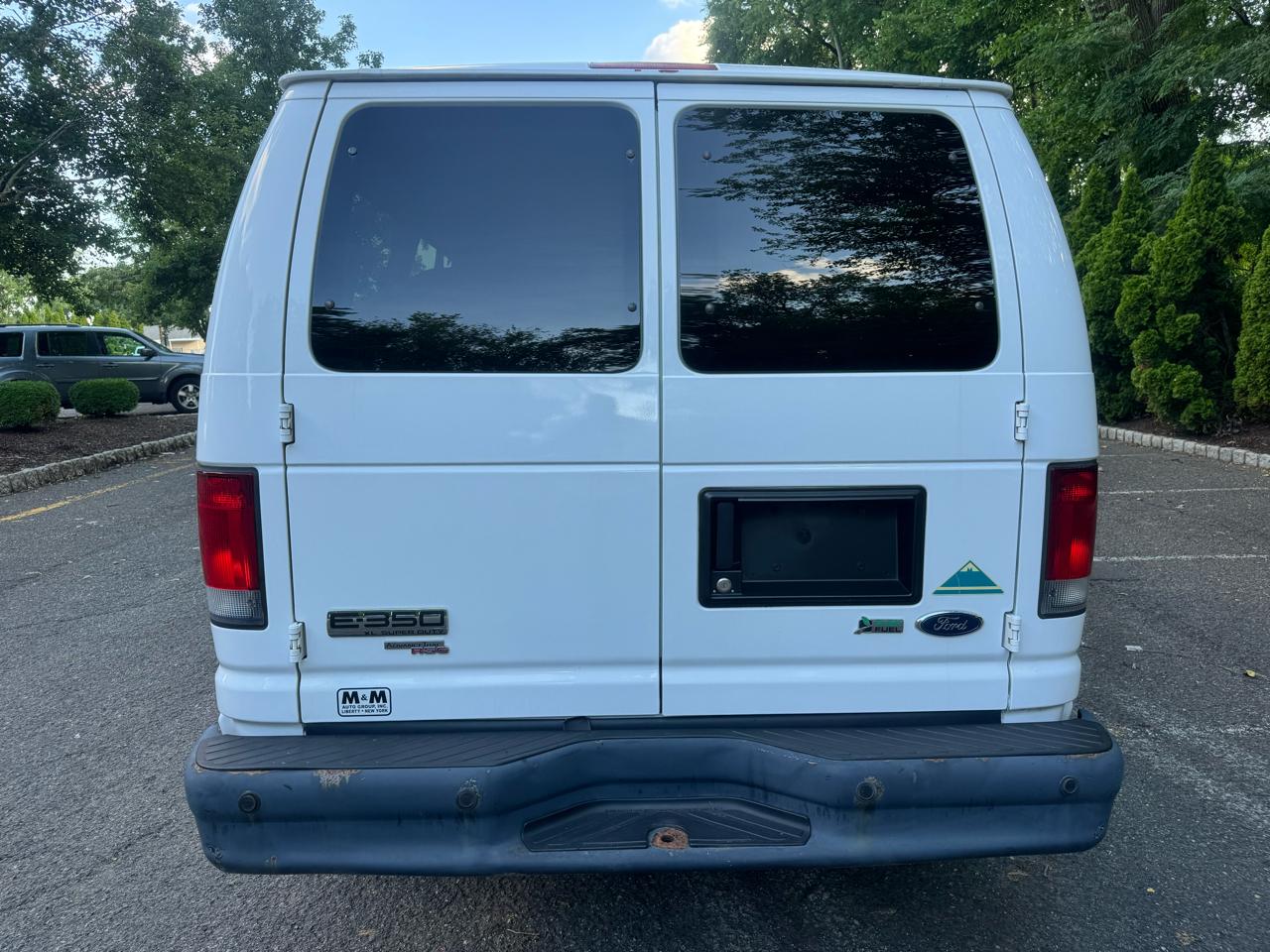 Ford Econoline E-350 XL Super Duty 2013