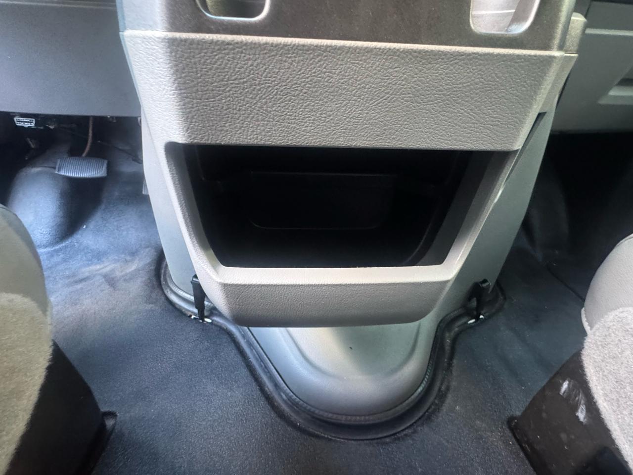 Ford Econoline E-350 XL Super Duty 2013