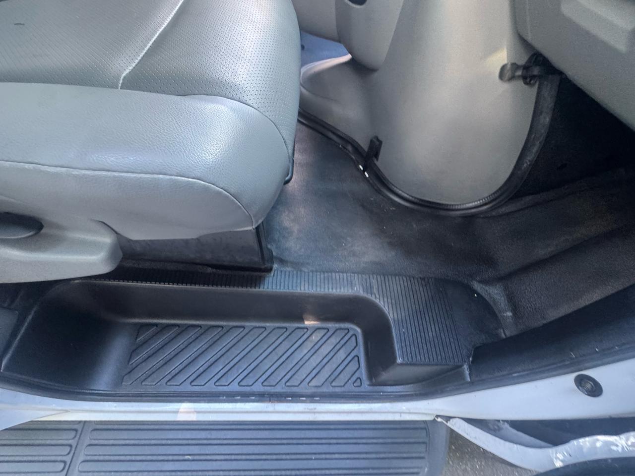 Ford Econoline E-350 XL Super Duty 2013