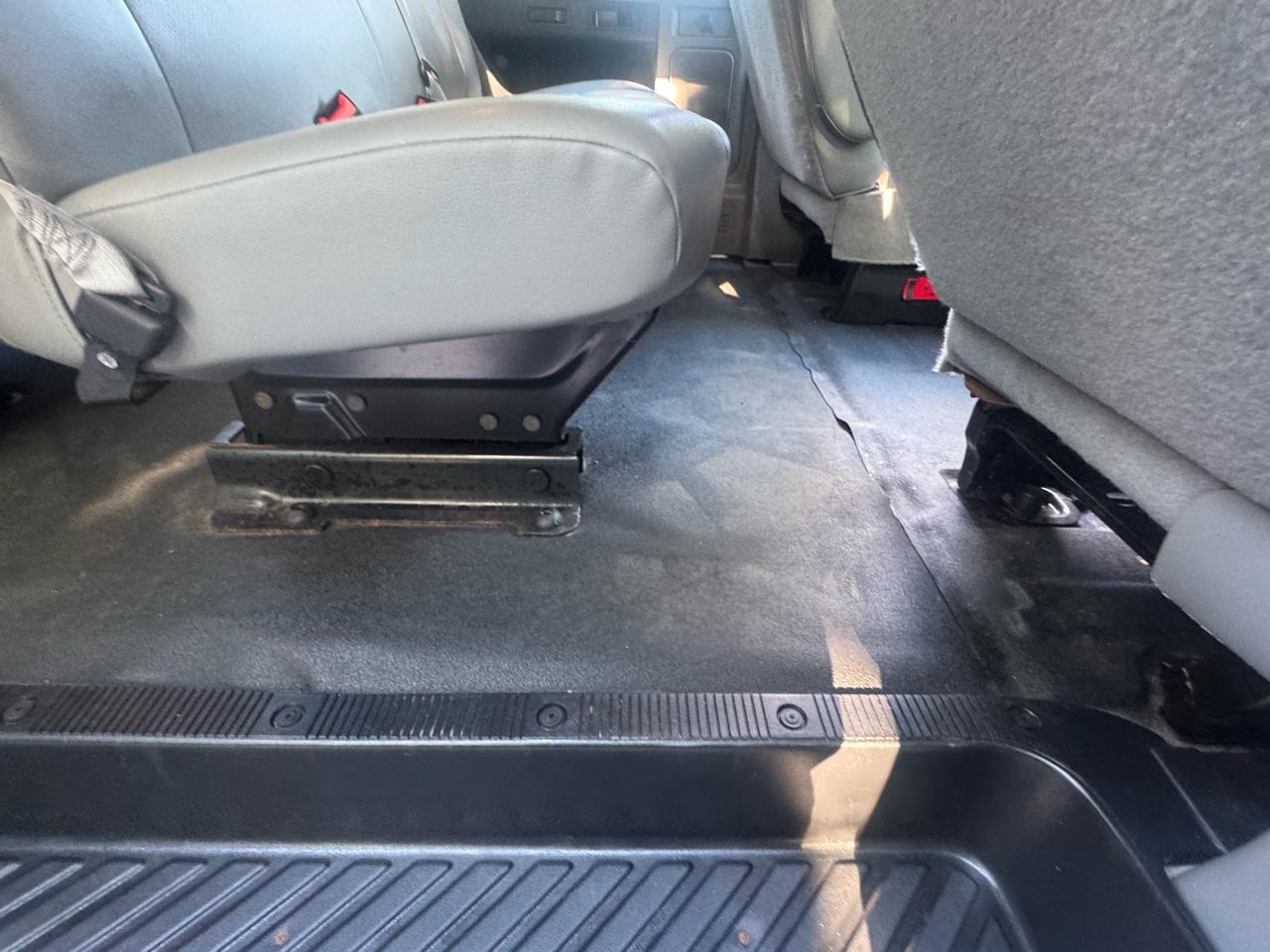 Ford Econoline E-350 XL Super Duty 2013
