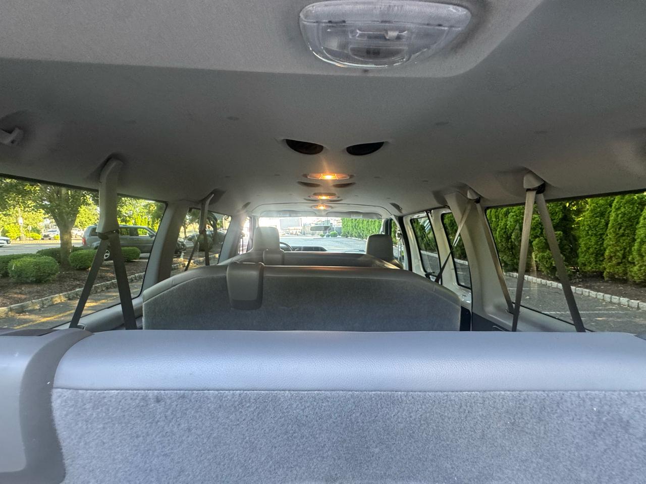 Ford Econoline E-350 XL Super Duty 2013