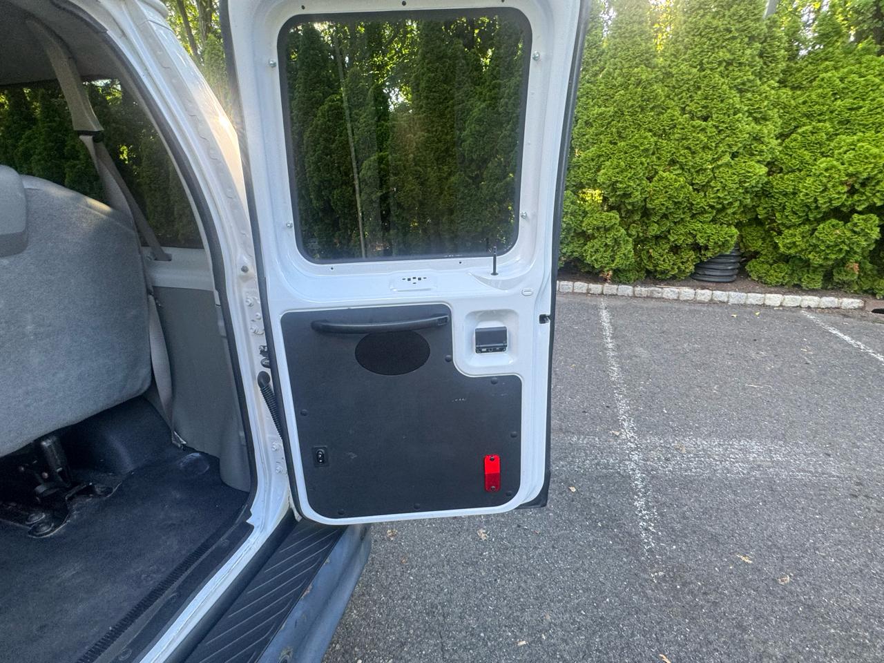 Ford Econoline E-350 XL Super Duty 2013