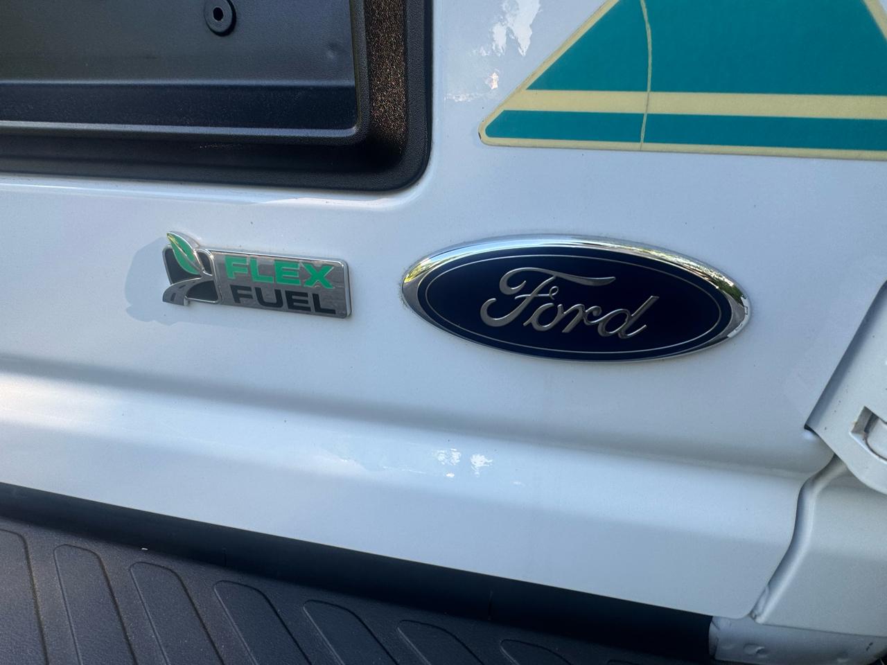 Ford Econoline E-350 XL Super Duty 2013