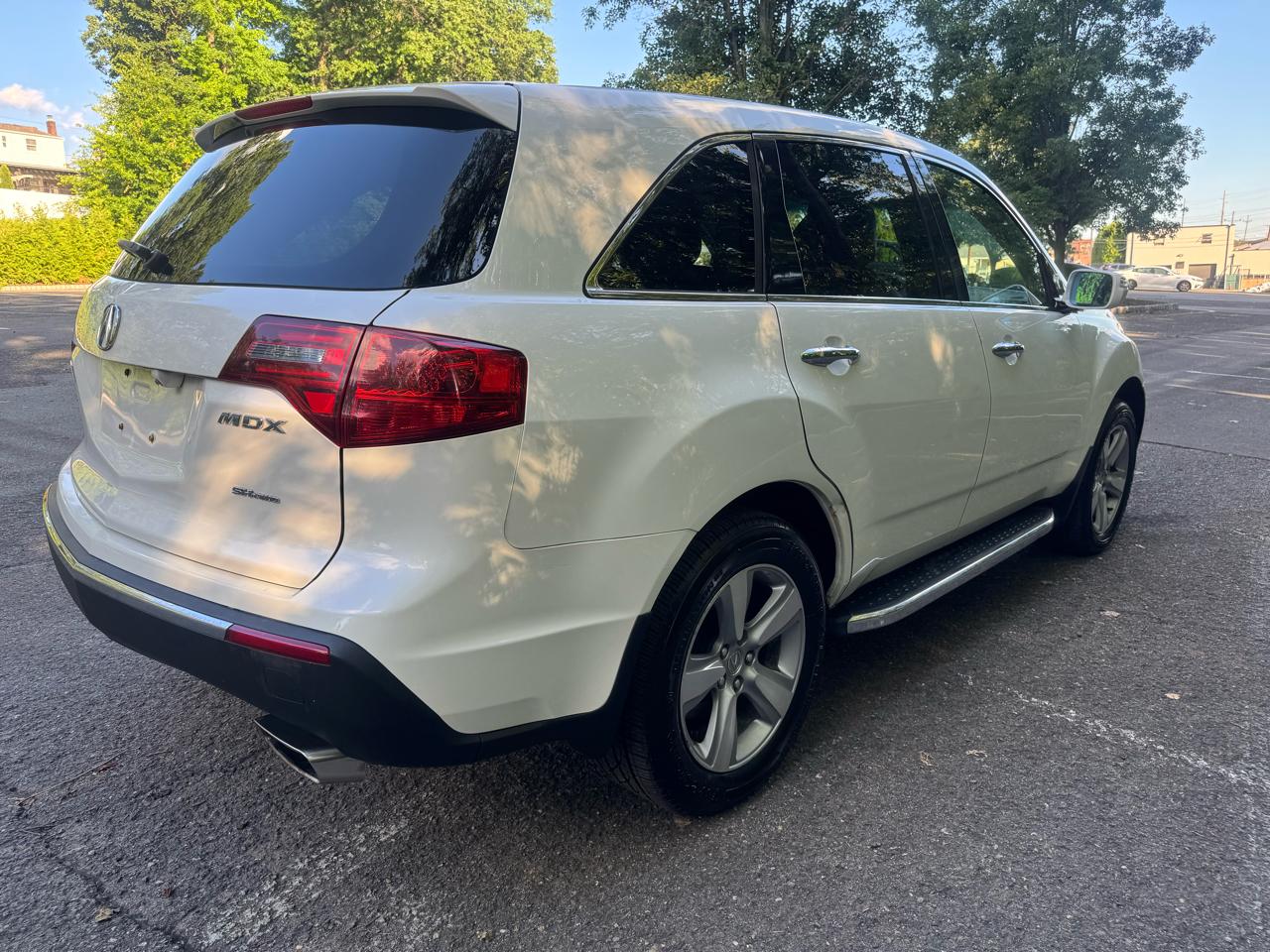 Acura MDX 6-Spd AT w/Tech Package 2011