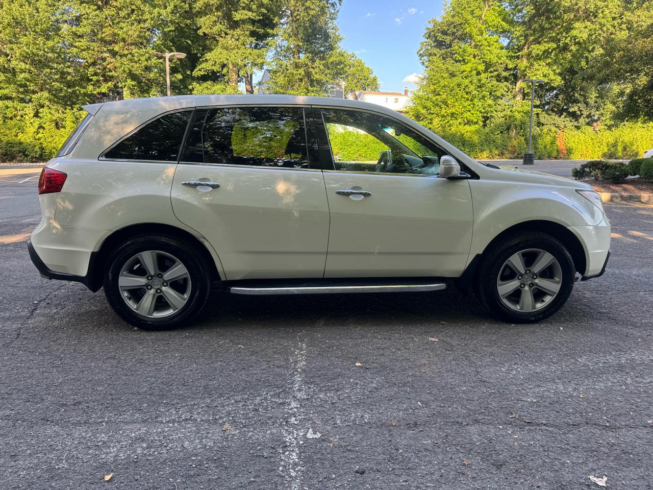 Acura MDX 6-Spd AT w/Tech Package 2011