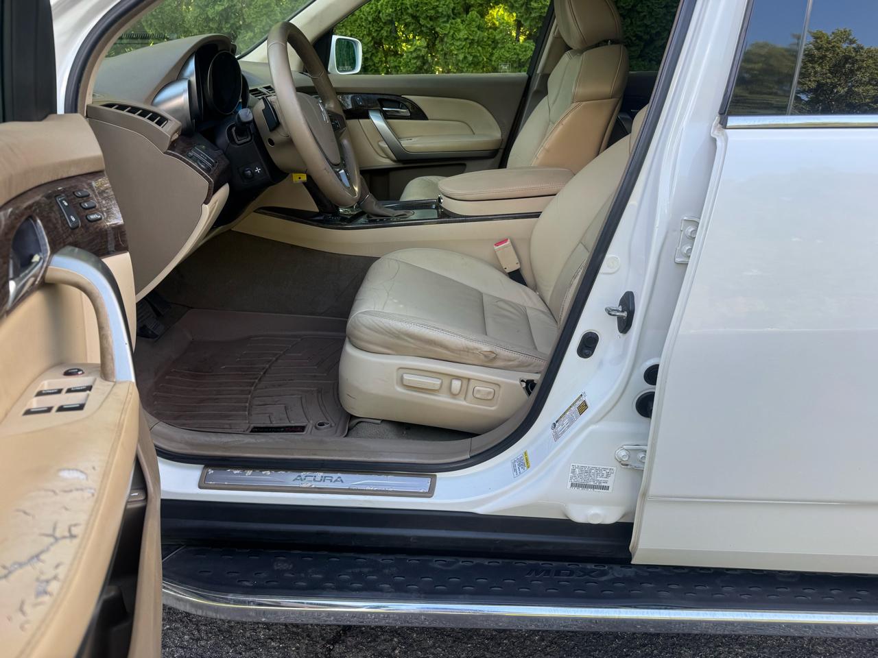 Acura MDX 6-Spd AT w/Tech Package 2011
