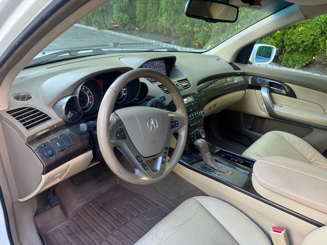 Acura MDX 6-Spd AT w/Tech Package 2011