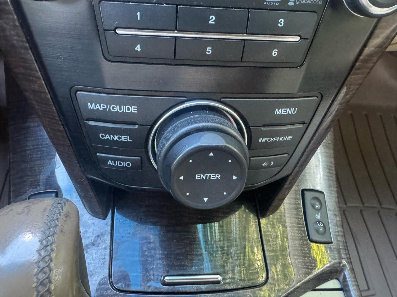 Acura MDX 6-Spd AT w/Tech Package 2011