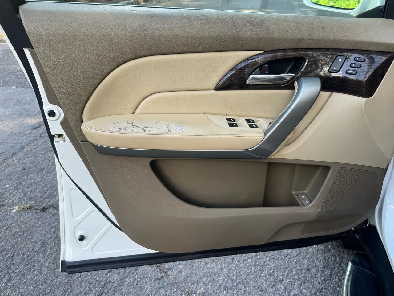 Acura MDX 6-Spd AT w/Tech Package 2011
