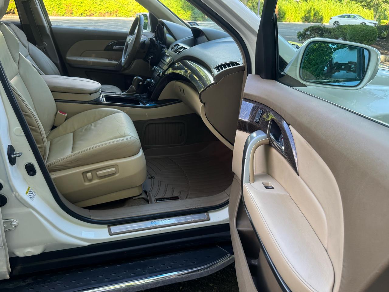 Acura MDX 6-Spd AT w/Tech Package 2011