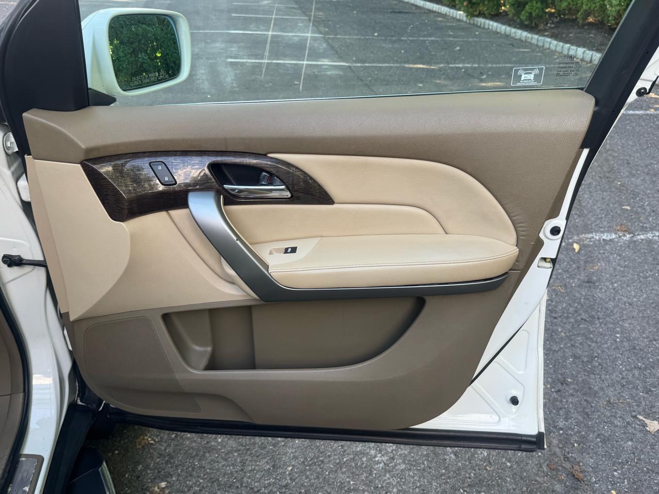 Acura MDX 6-Spd AT w/Tech Package 2011