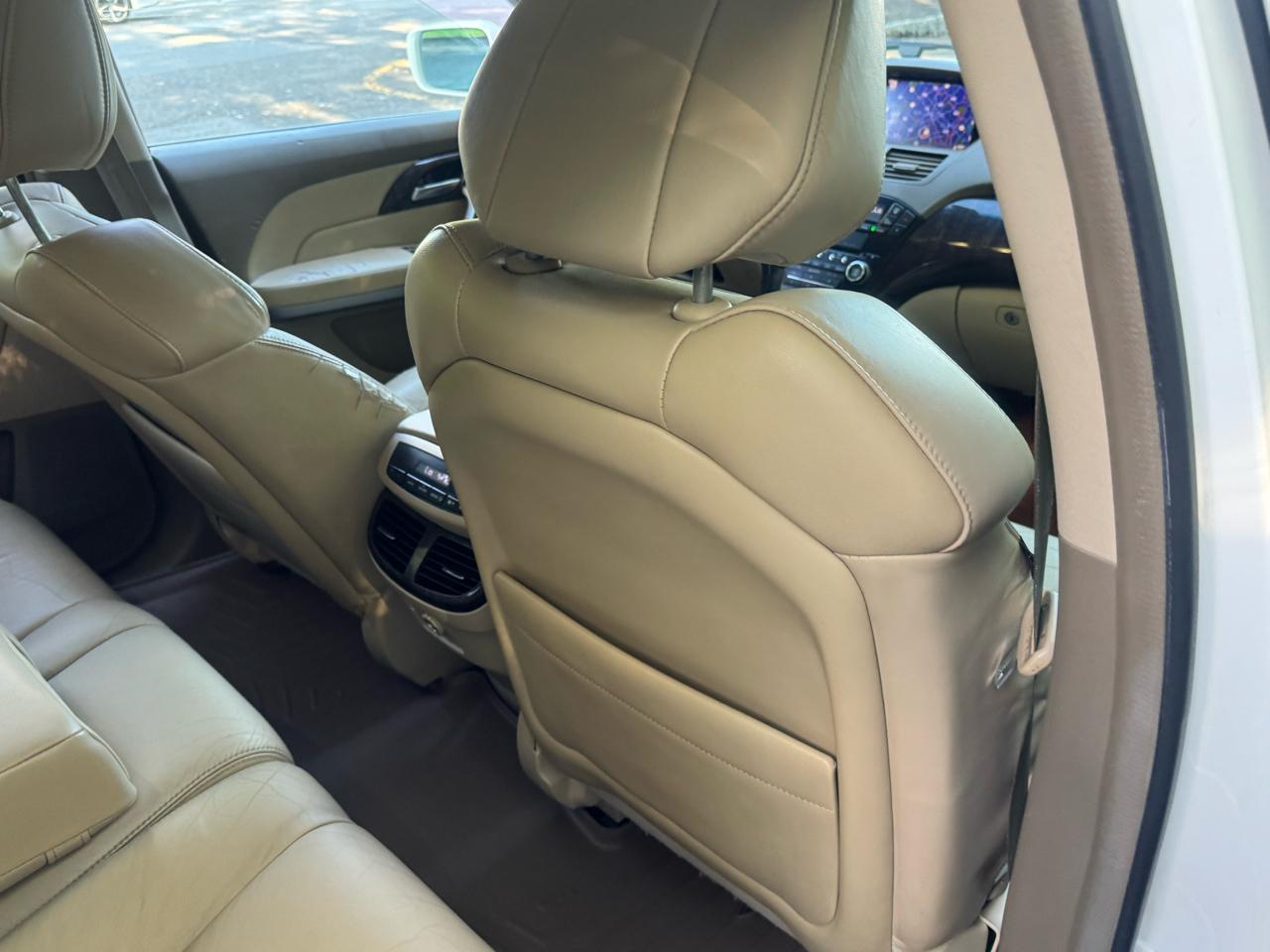 Acura MDX 6-Spd AT w/Tech Package 2011