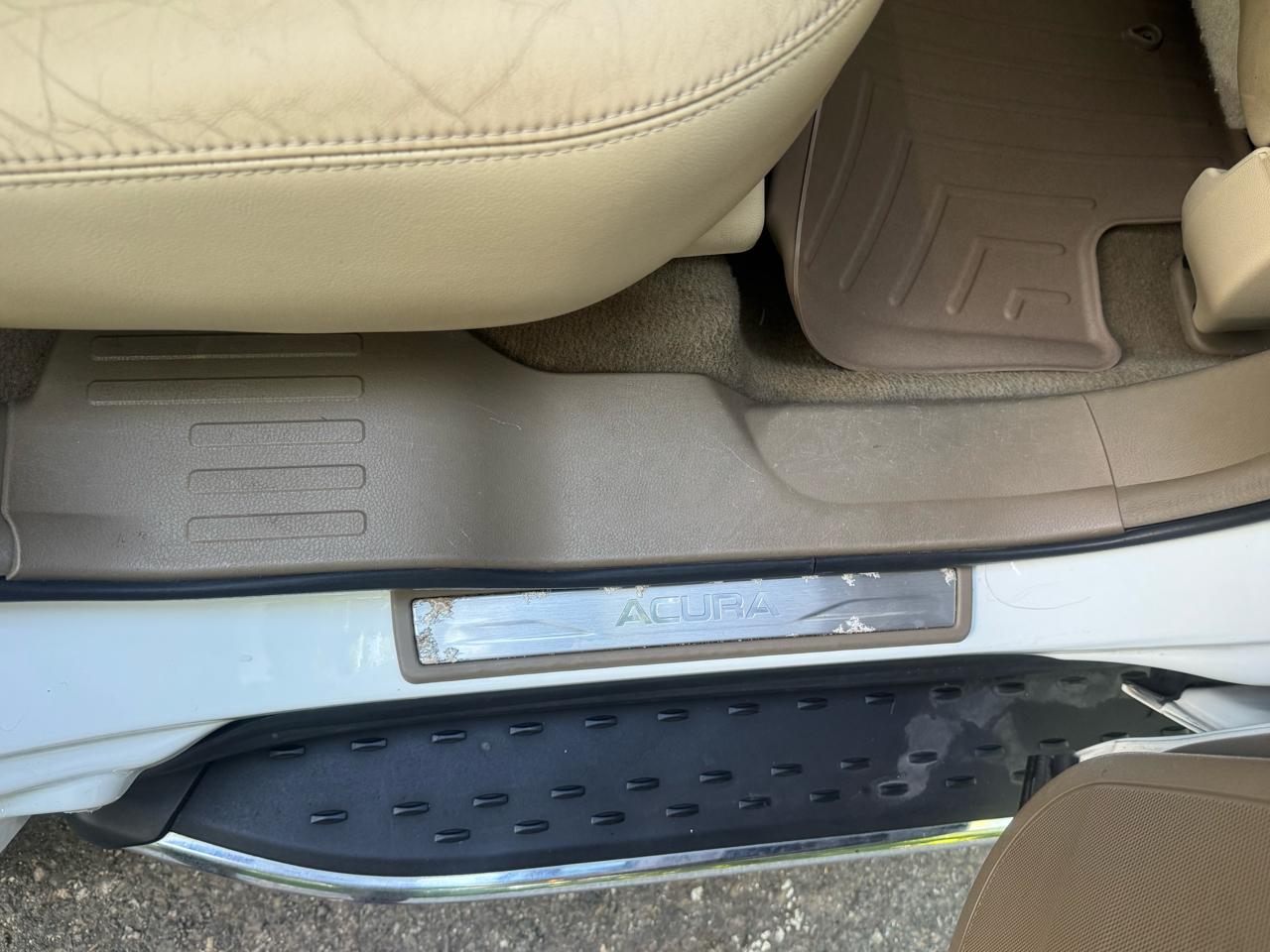 Acura MDX 6-Spd AT w/Tech Package 2011
