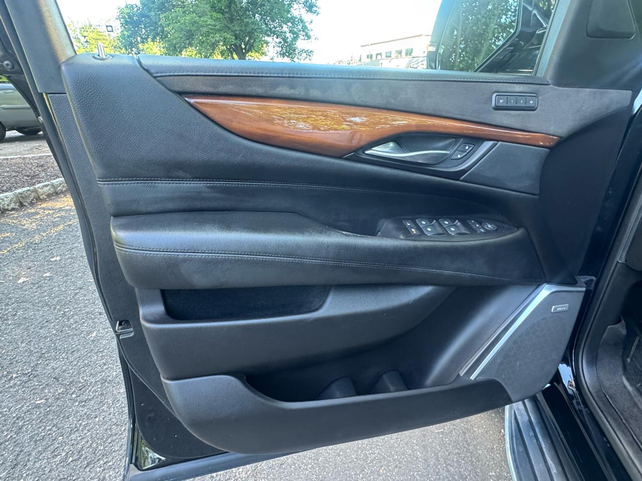 Cadillac Escalade ESV Luxury 4WD 2020