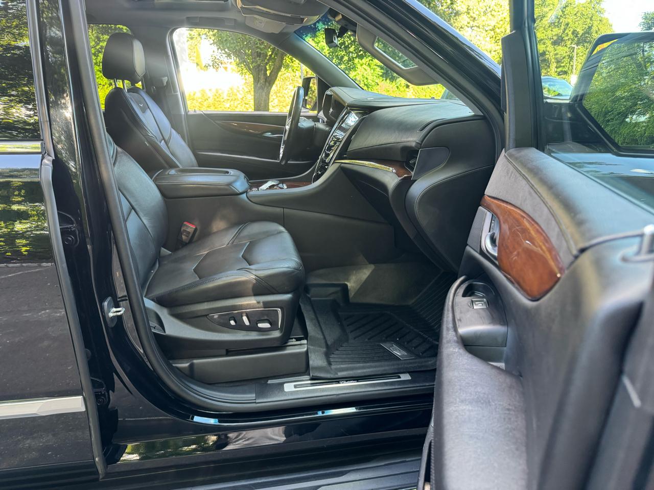 Cadillac Escalade ESV Luxury 4WD 2020
