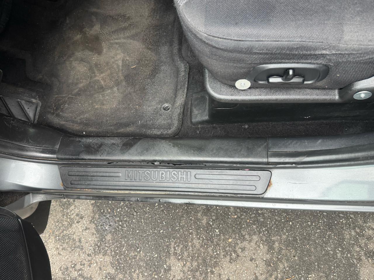 Mitsubishi Endeavor XLS AWD 2004