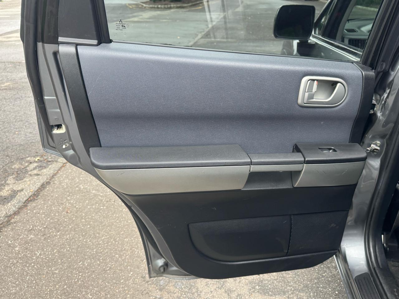 Mitsubishi Endeavor XLS AWD 2004