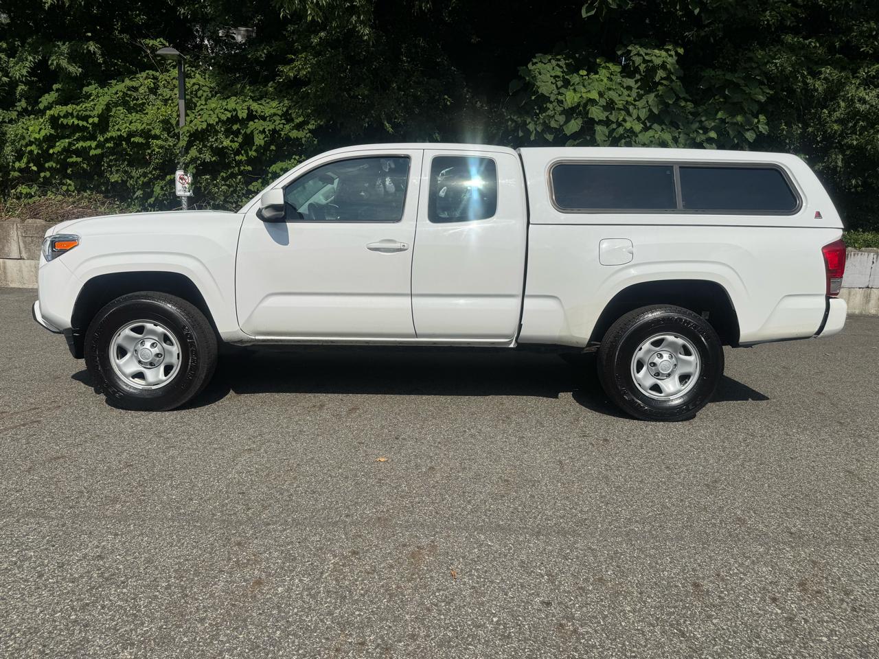 Toyota Tacoma SR5 Access Cab I4 6AT 2WD 2017