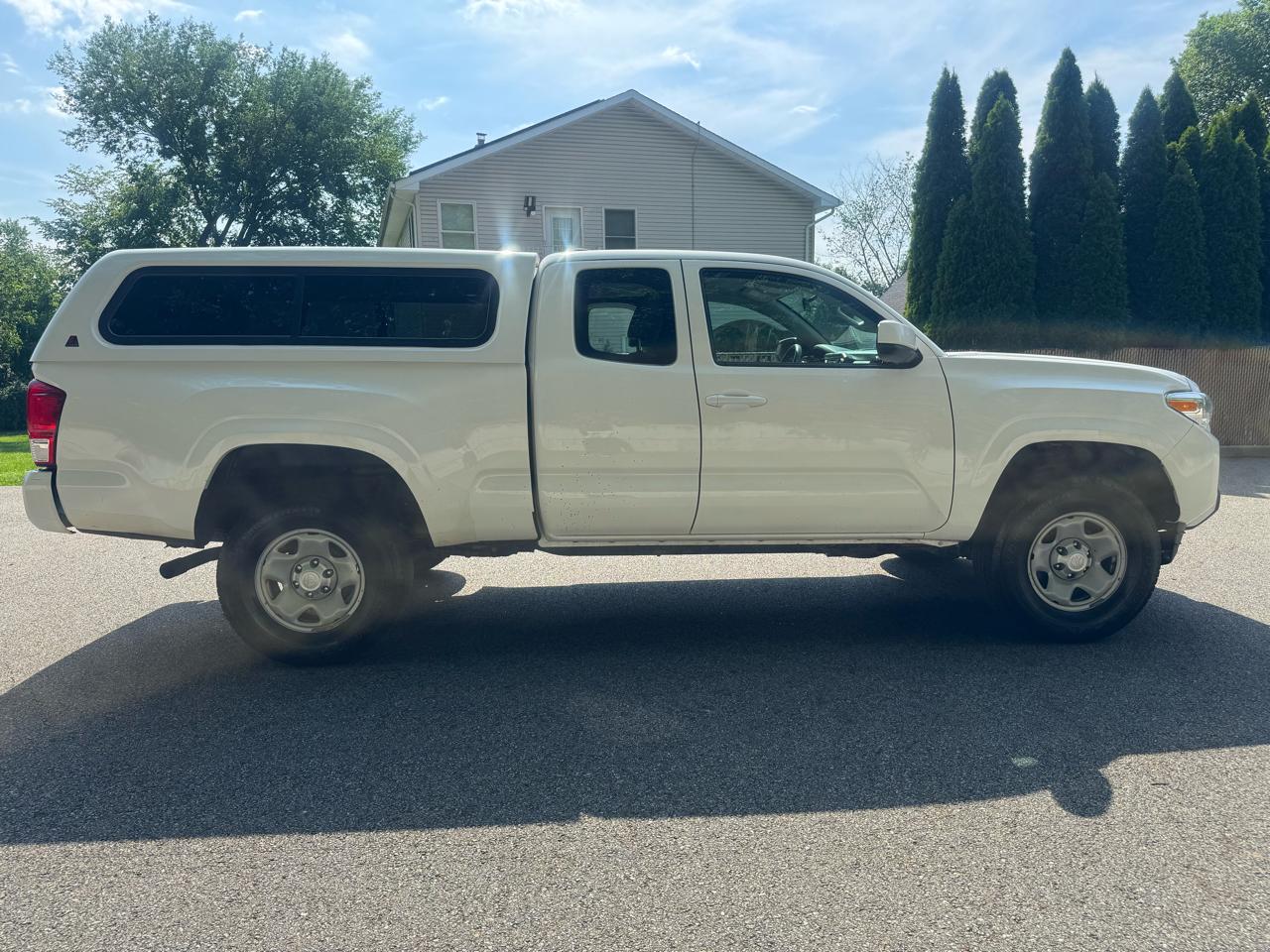 Toyota Tacoma SR5 Access Cab I4 6AT 2WD 2017