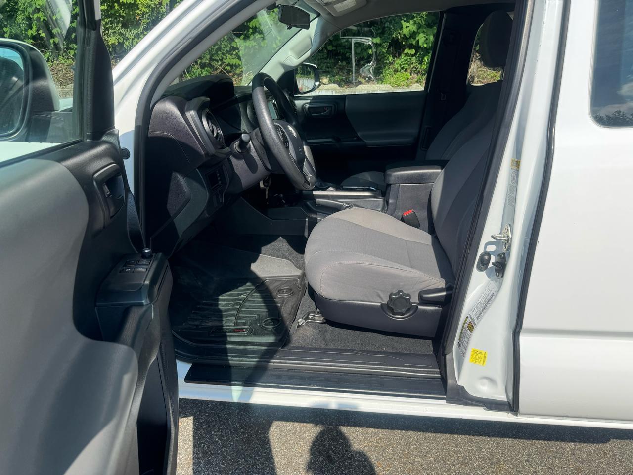 Toyota Tacoma SR5 Access Cab I4 6AT 2WD 2017