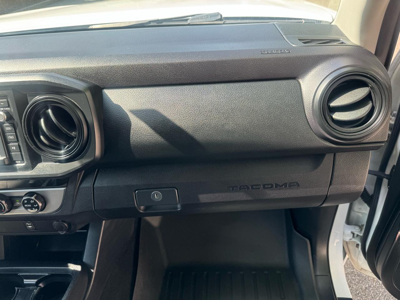 Toyota Tacoma SR5 Access Cab I4 6AT 2WD 2017