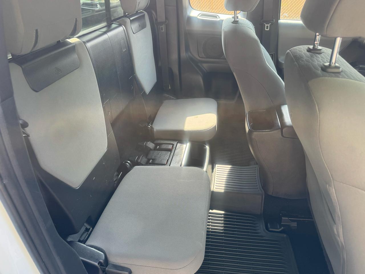 Toyota Tacoma SR5 Access Cab I4 6AT 2WD 2017