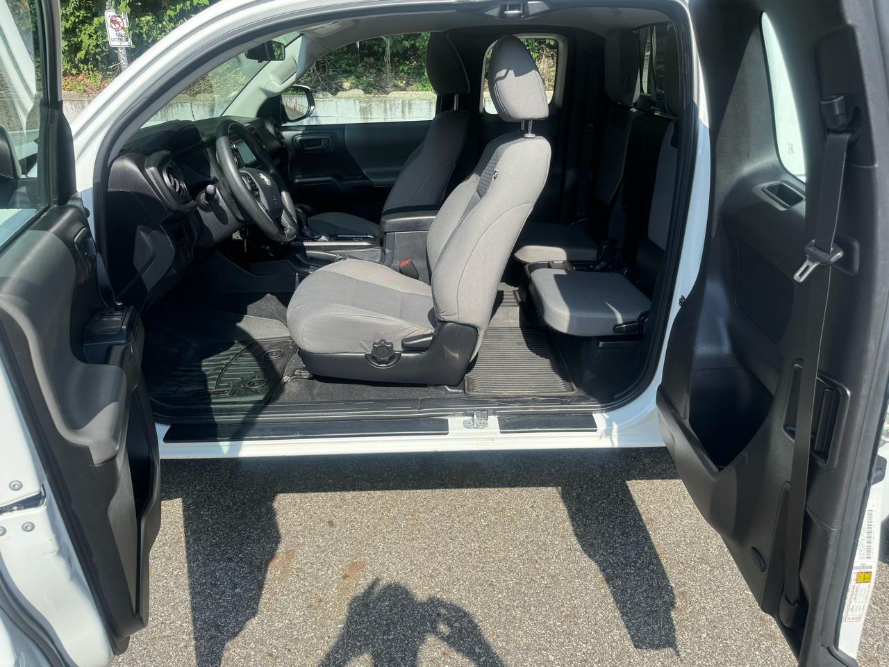 Toyota Tacoma SR5 Access Cab I4 6AT 2WD 2017