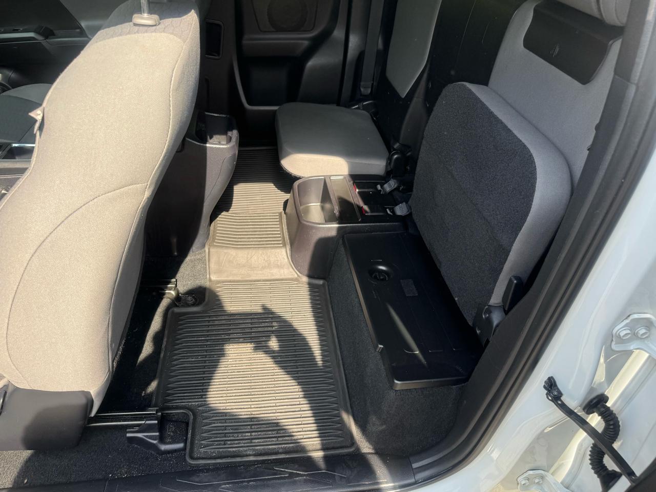 Toyota Tacoma SR5 Access Cab I4 6AT 2WD 2017
