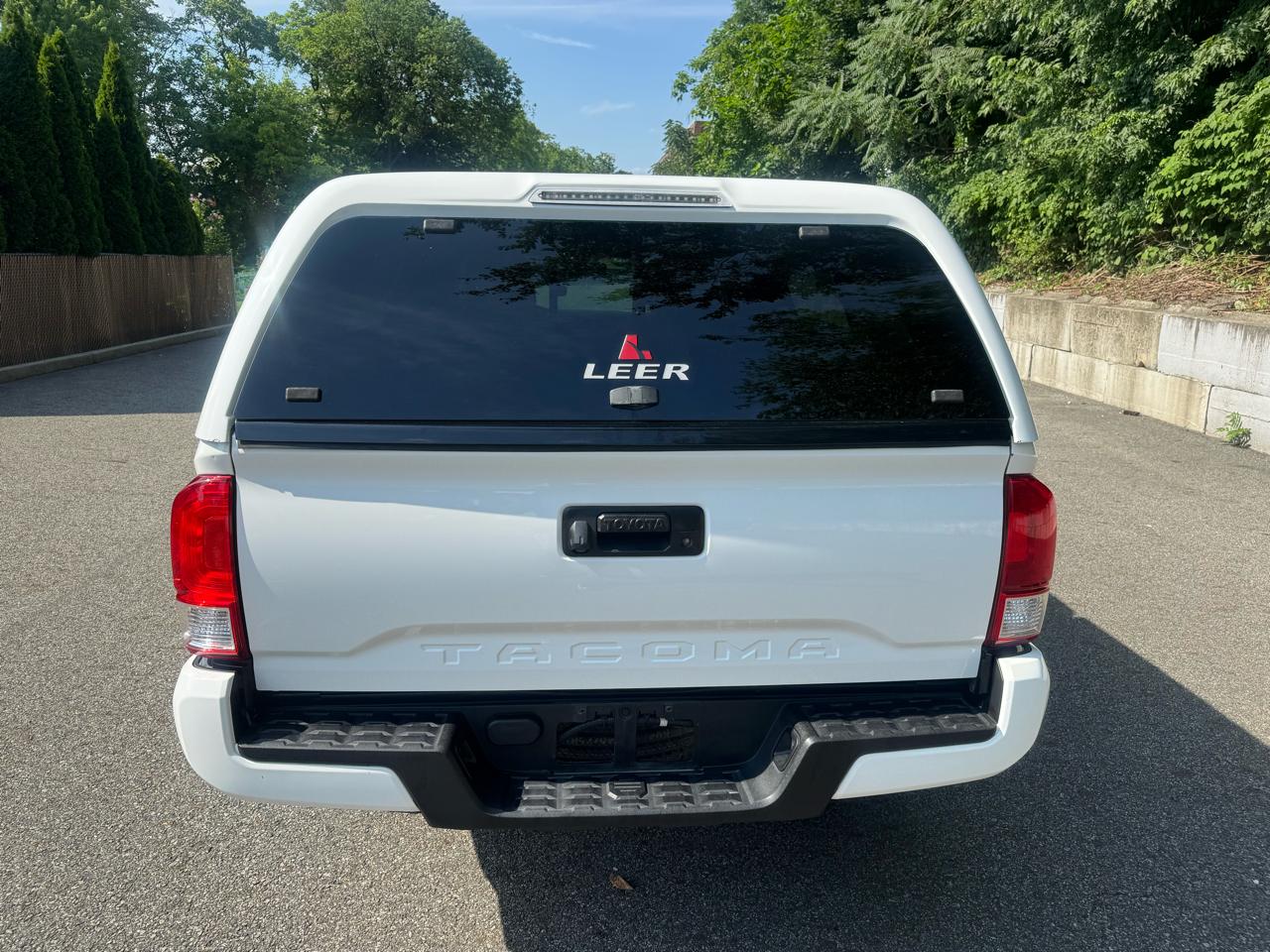 Toyota Tacoma SR5 Access Cab I4 6AT 2WD 2017