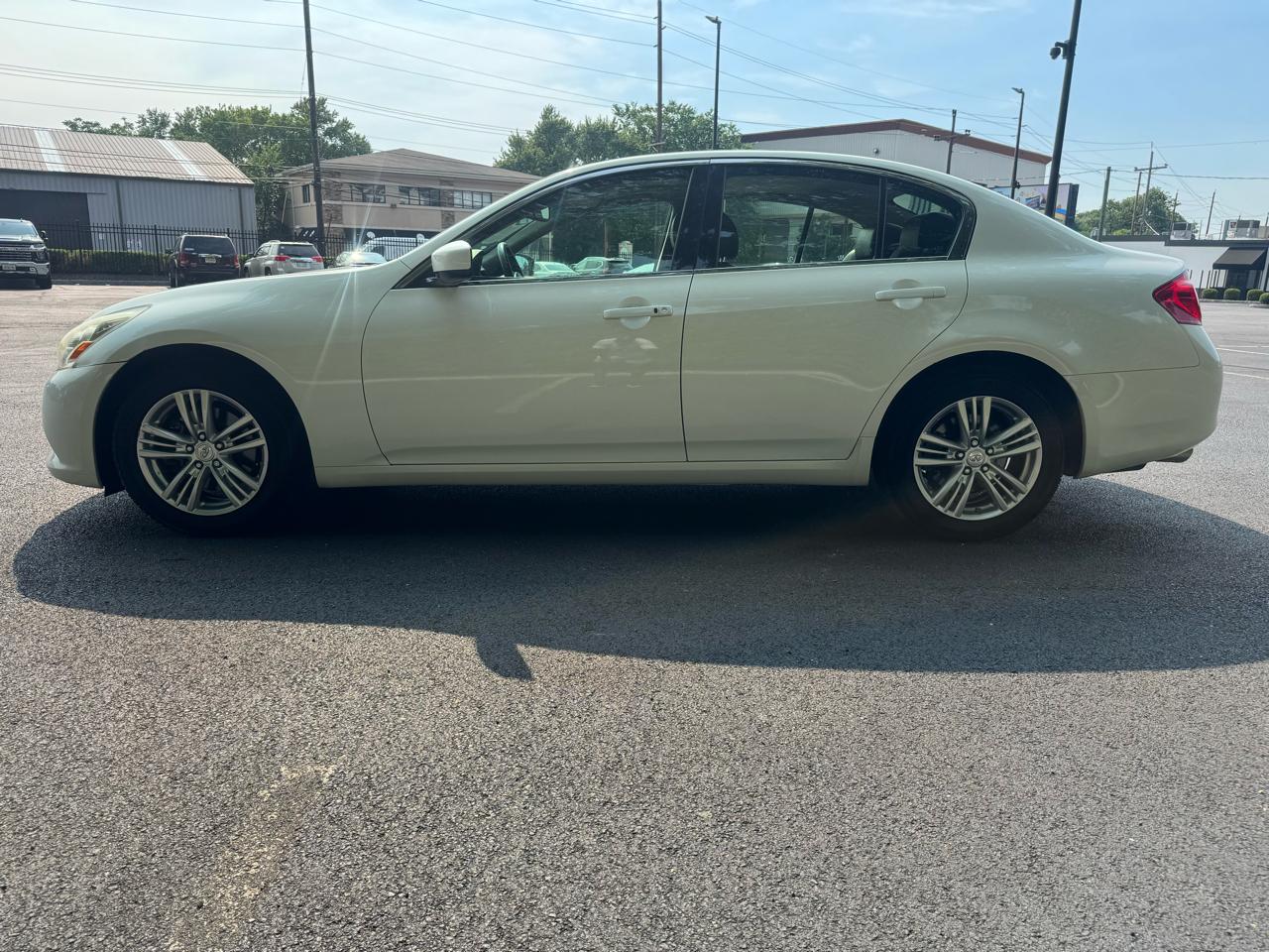 Infiniti G Sedan 37x AWD 2013