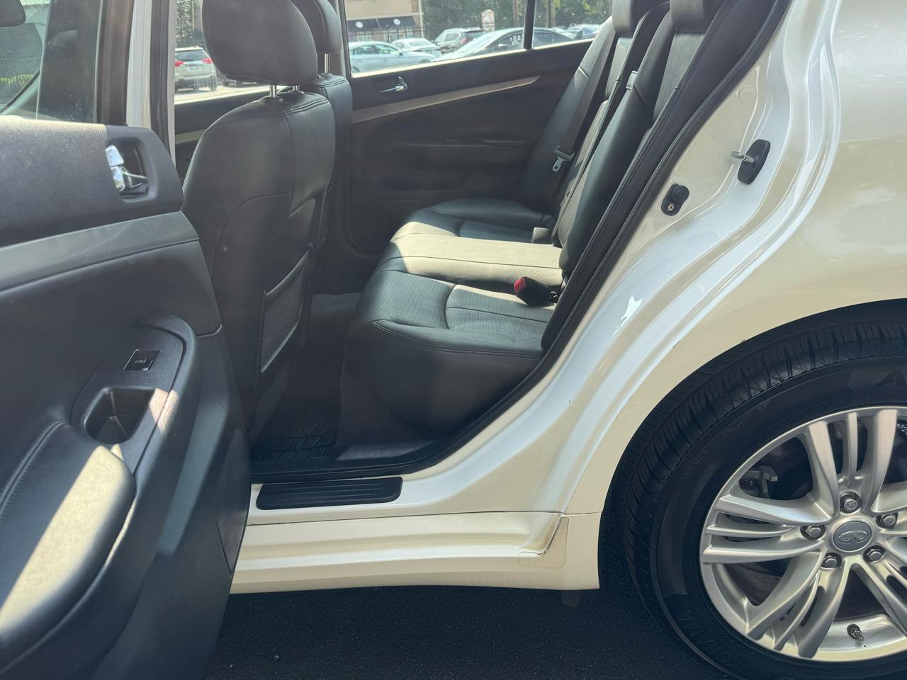 Infiniti G Sedan 37x AWD 2013