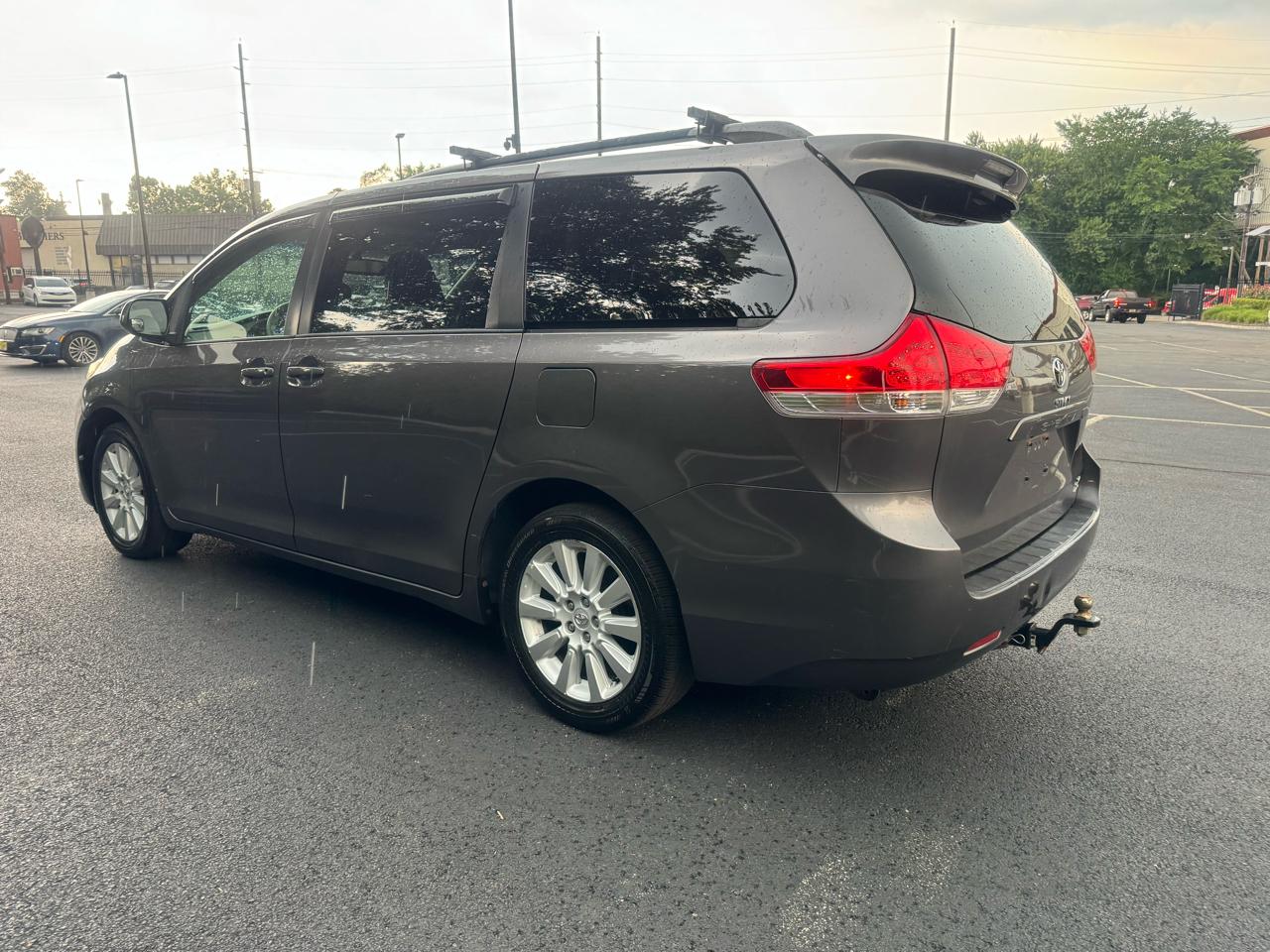Toyota Sienna Limited AWD 7-Passenger V6 2014
