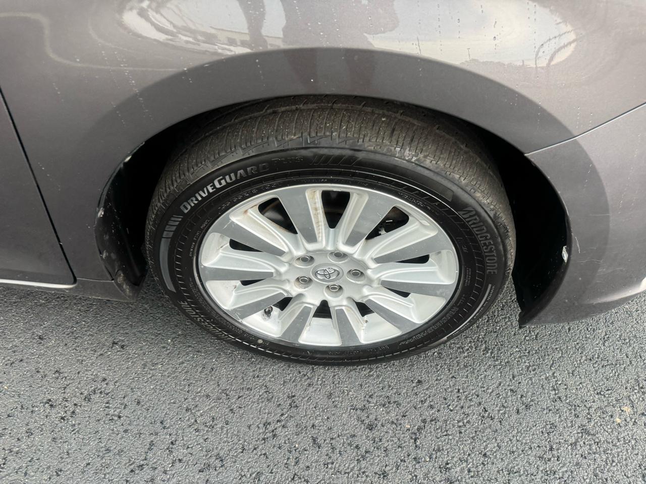 Toyota Sienna Limited AWD 7-Passenger V6 2014