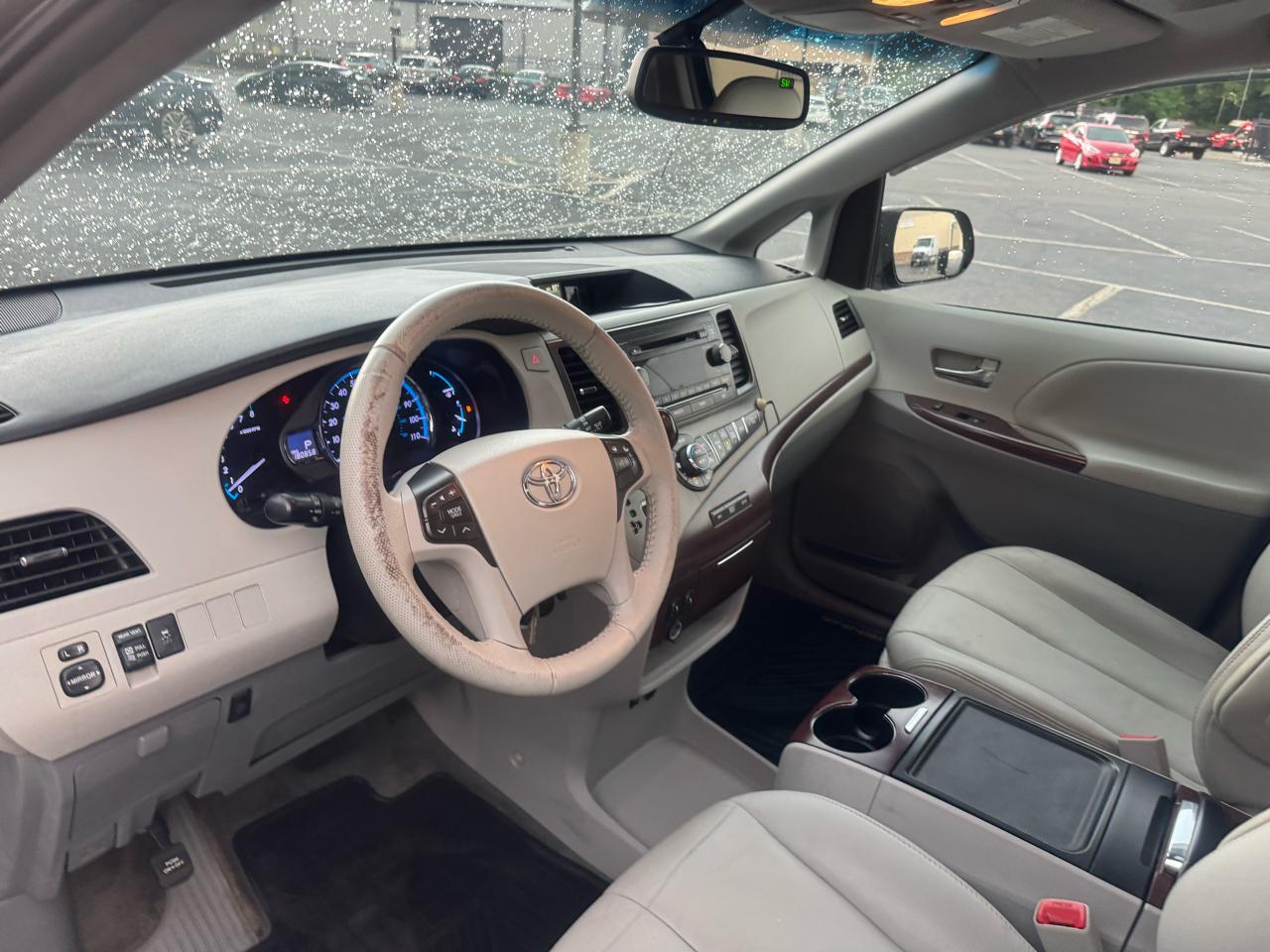 Toyota Sienna Limited AWD 7-Passenger V6 2014
