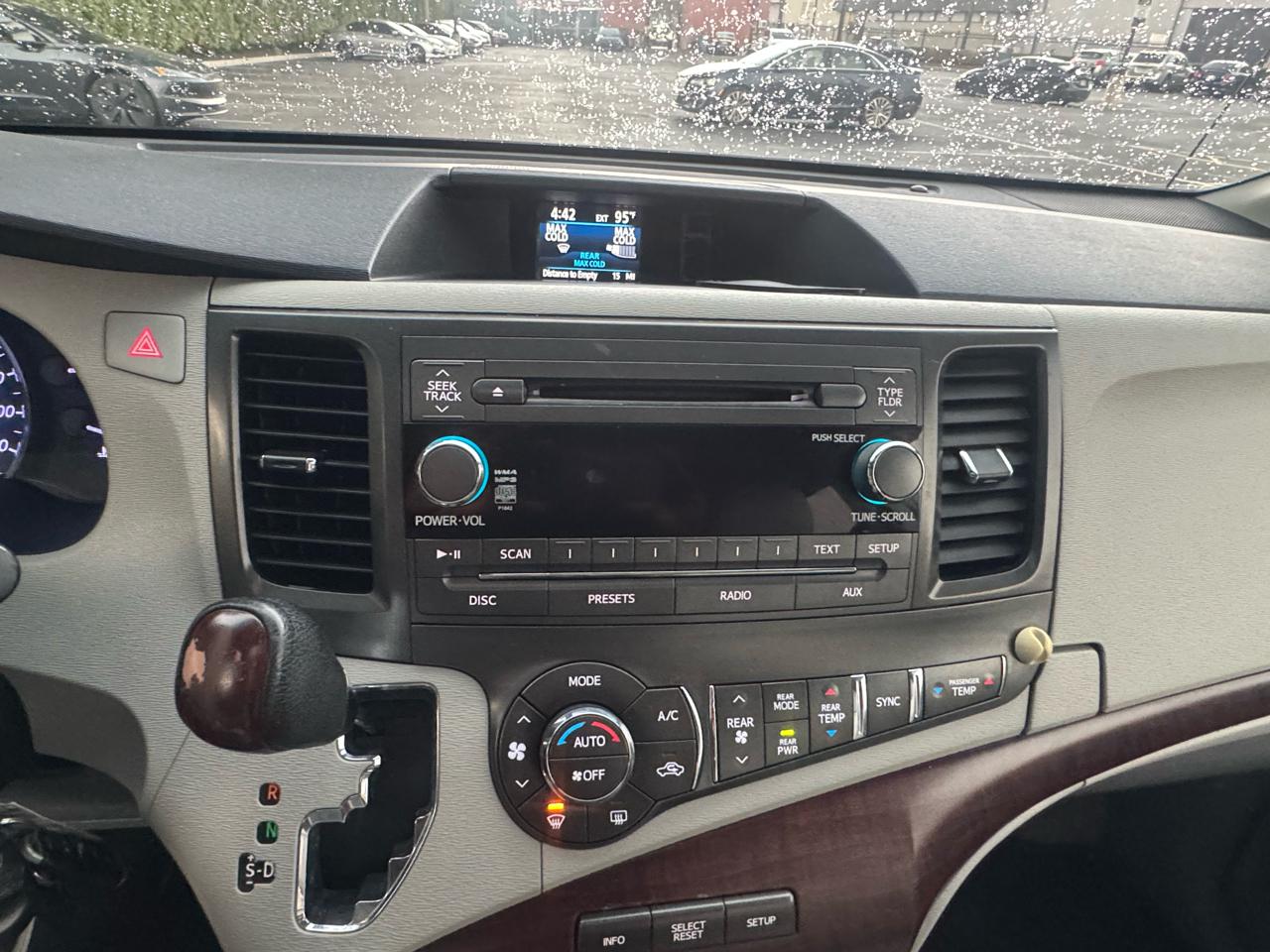 Toyota Sienna Limited AWD 7-Passenger V6 2014