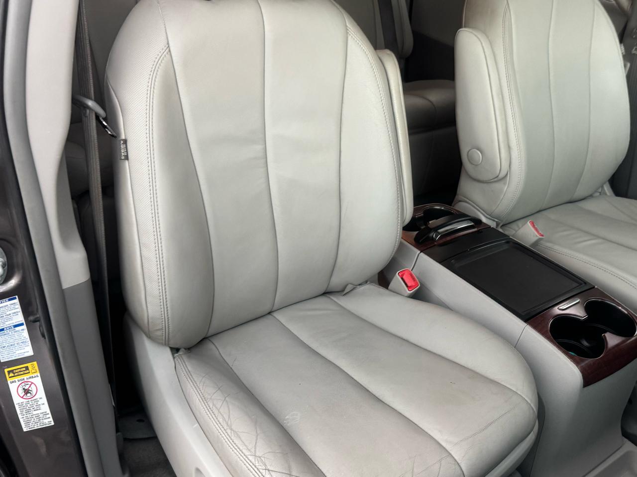 Toyota Sienna Limited AWD 7-Passenger V6 2014