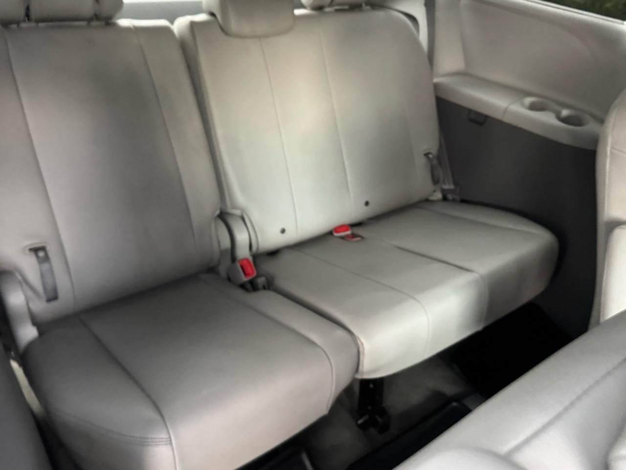 Toyota Sienna Limited AWD 7-Passenger V6 2014