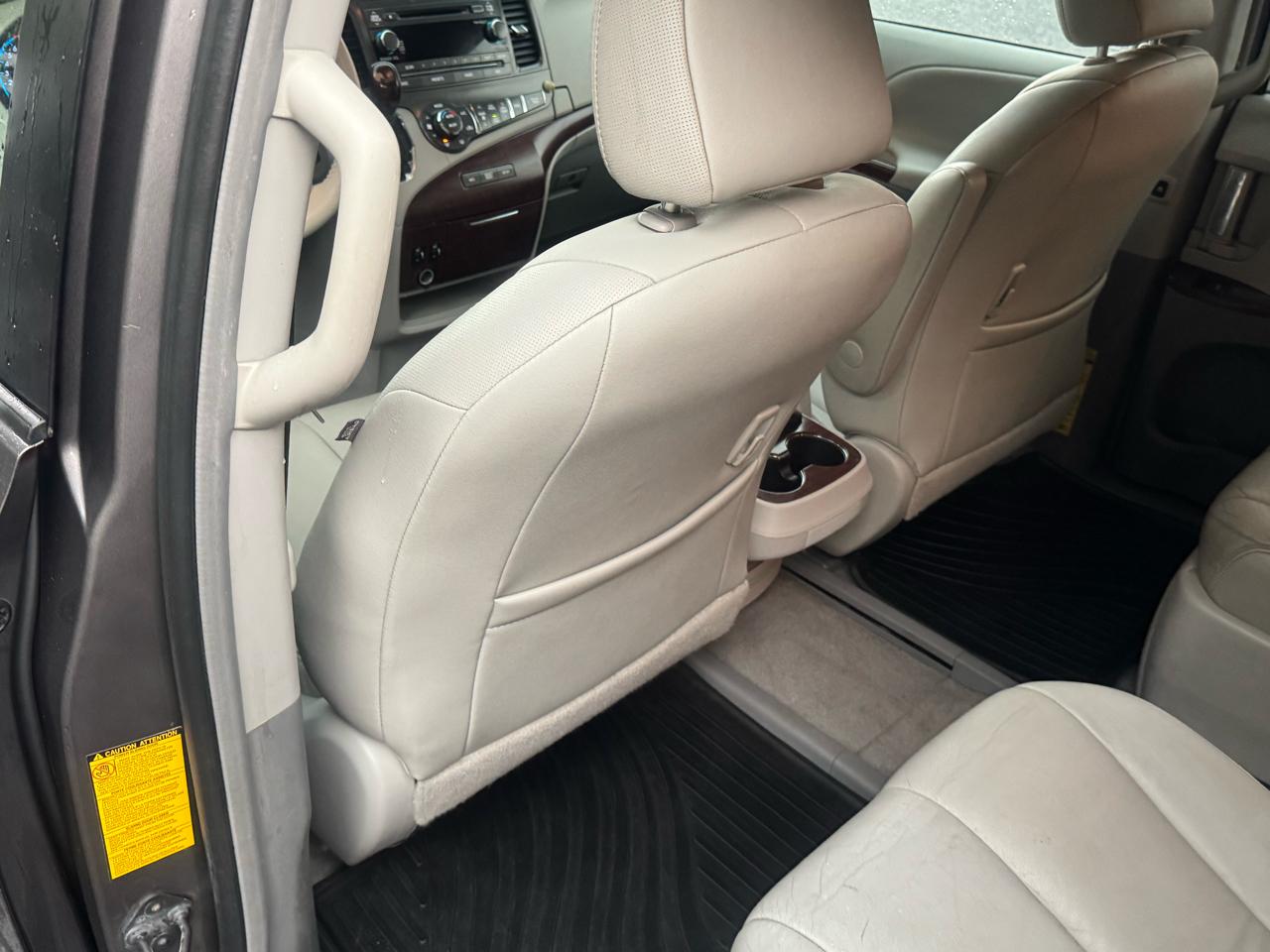 Toyota Sienna Limited AWD 7-Passenger V6 2014