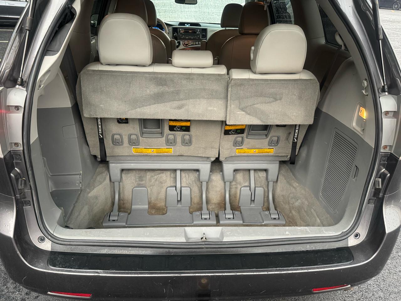 Toyota Sienna Limited AWD 7-Passenger V6 2014