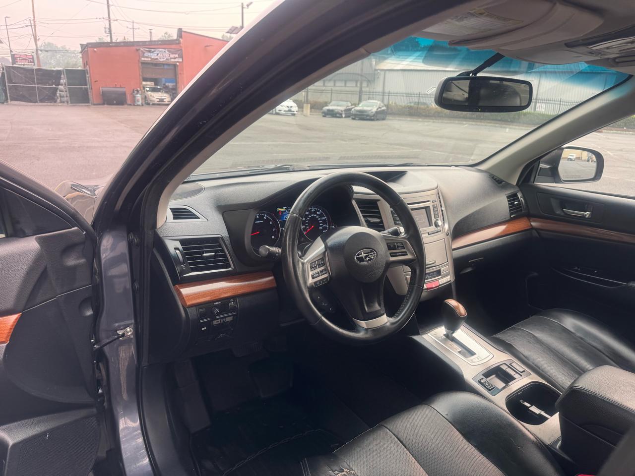 Subaru Outback 2.5i Limited 2014