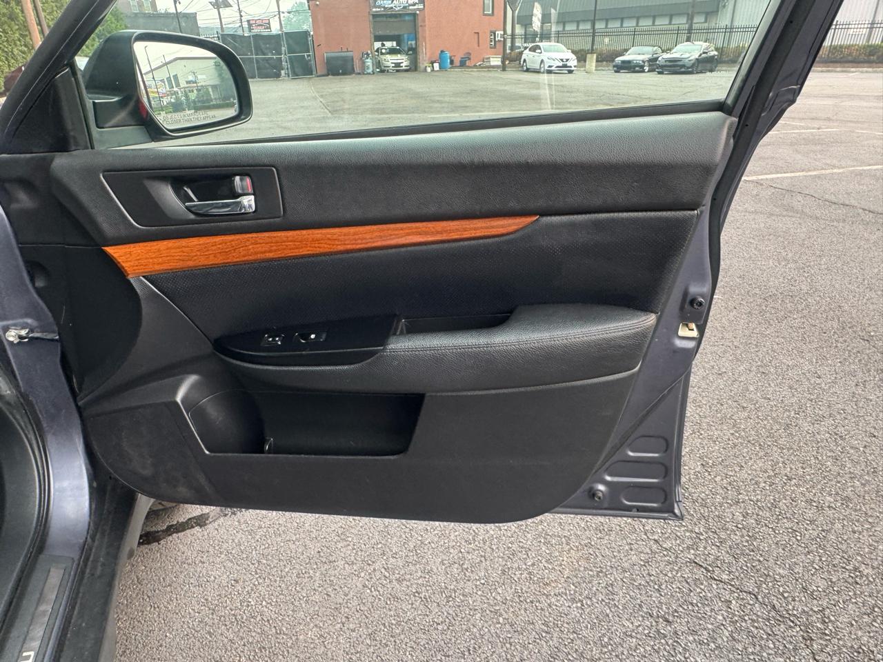 Subaru Outback 2.5i Limited 2014