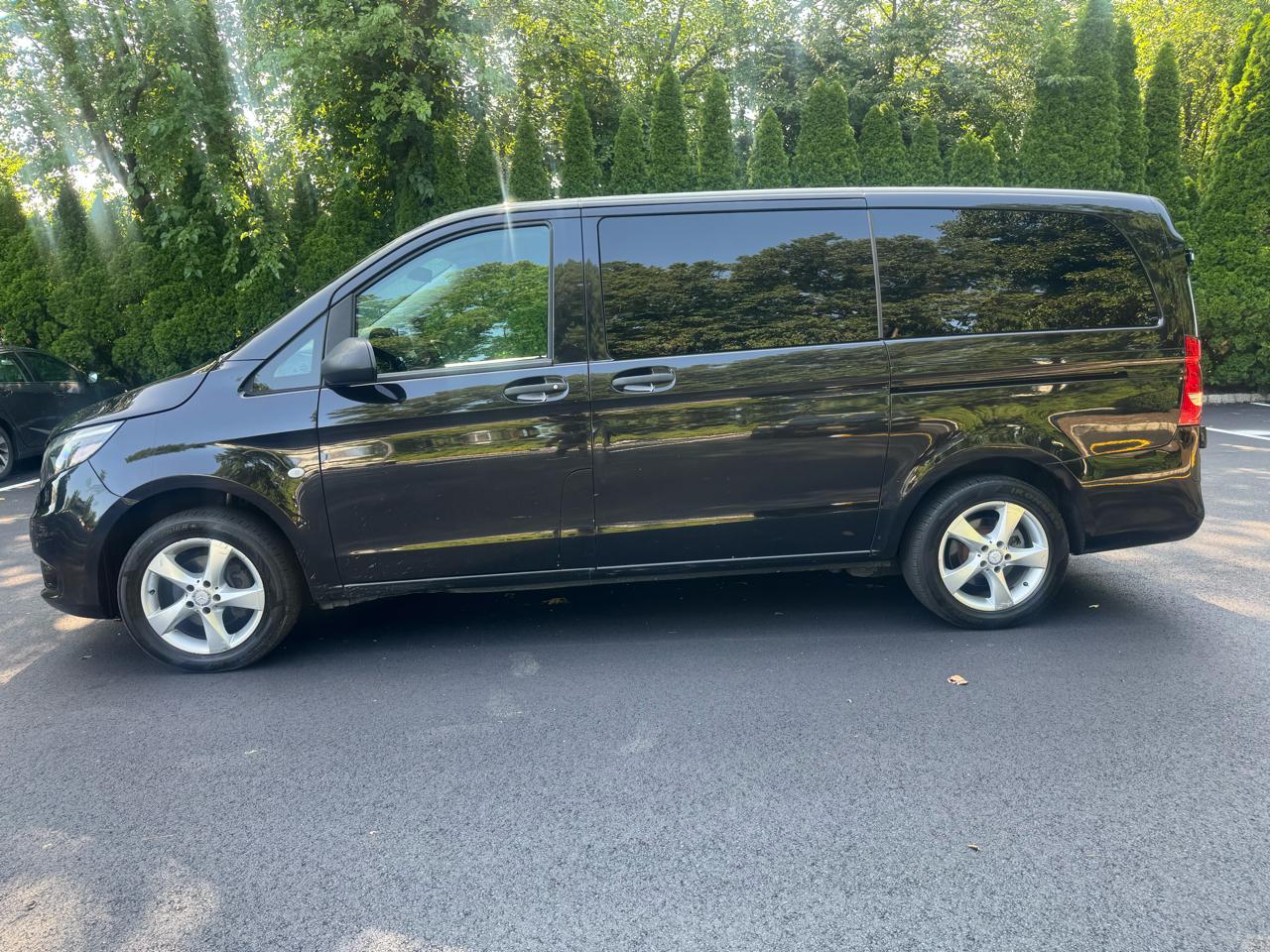 Mercedes-Benz Metris Passenger Van 2017