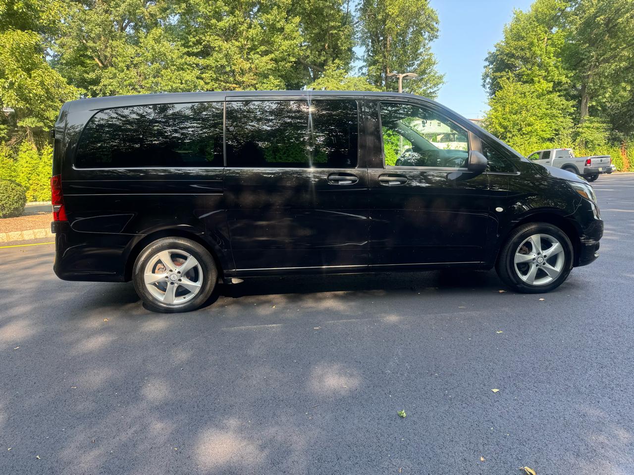 Mercedes-Benz Metris Passenger Van 2017