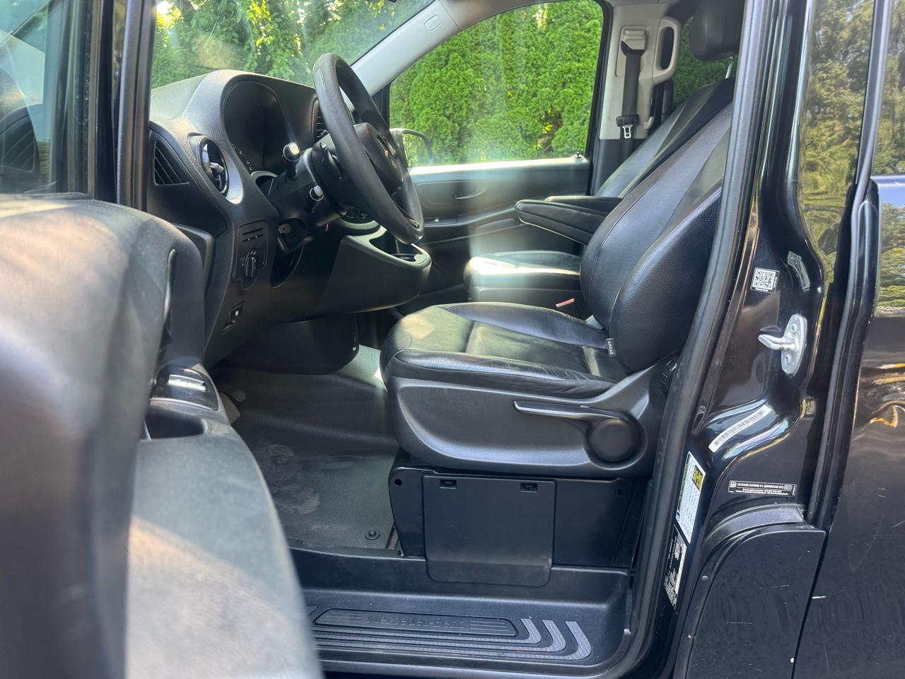 Mercedes-Benz Metris Passenger Van 2017