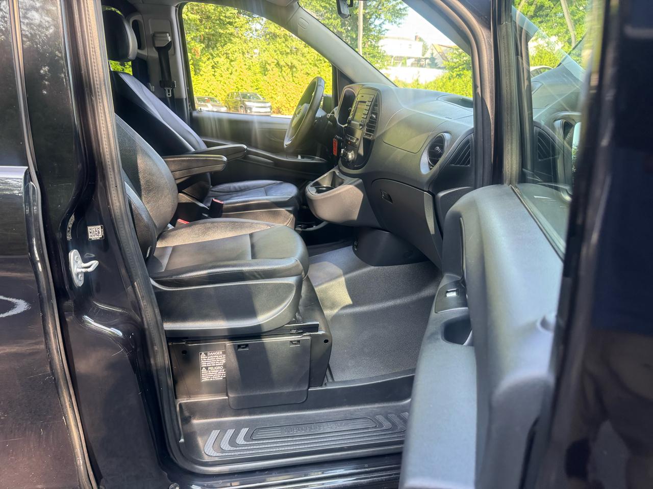 Mercedes-Benz Metris Passenger Van 2017