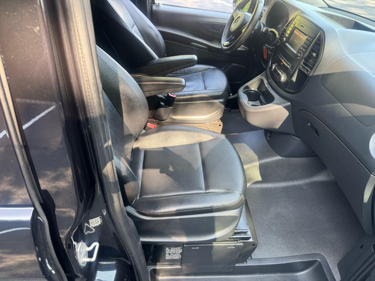 Mercedes-Benz Metris Passenger Van 2017