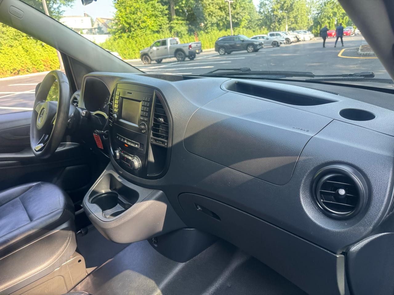 Mercedes-Benz Metris Passenger Van 2017