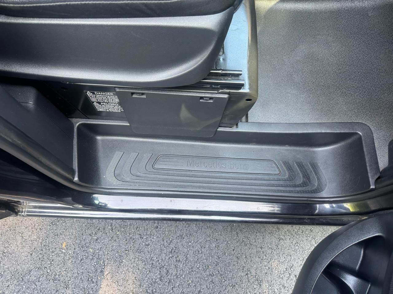 Mercedes-Benz Metris Passenger Van 2017