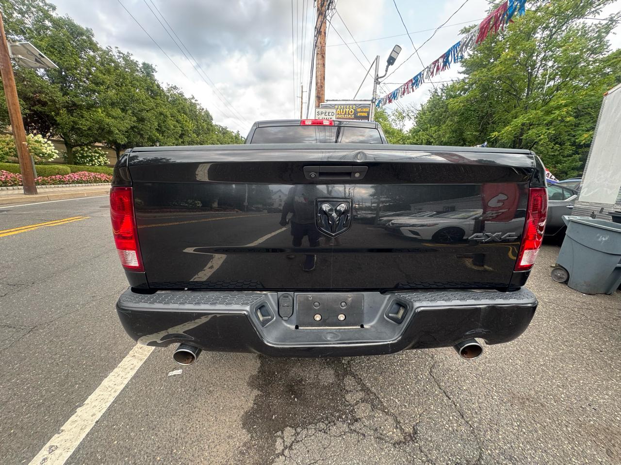 RAM 1500 4WD Crew Cab 140.5" Express 2017