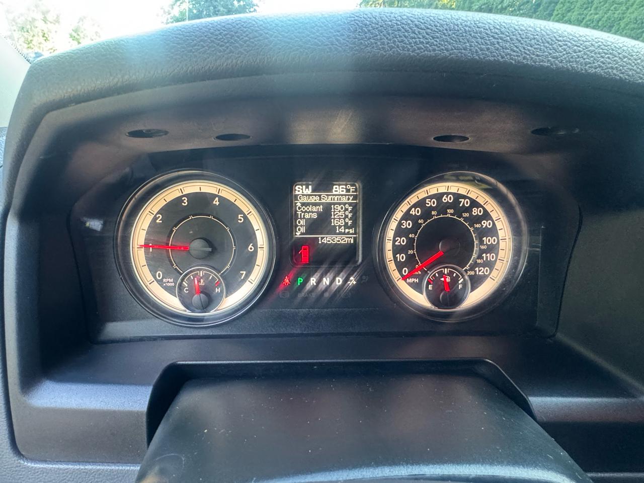 RAM 1500 4WD Crew Cab 140.5" Express 2017